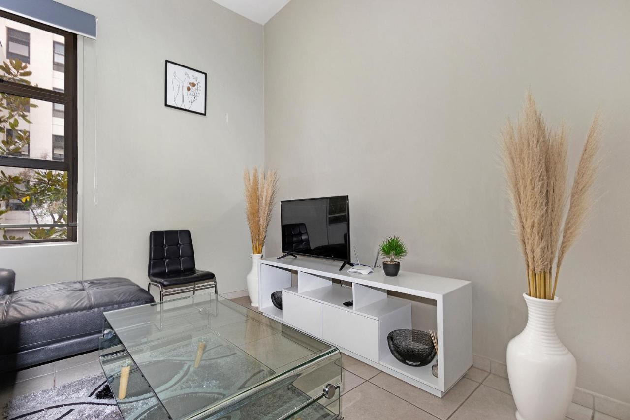 Urban Oasis Apartments At The Bolton Johannesburg Exterior photo